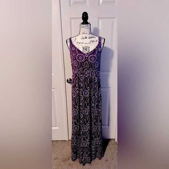Soma Soft Jersey Tiered Hem Sleeveless Maxi Dress Serenata Eyelet Henna Plum - Picture 7 of 16